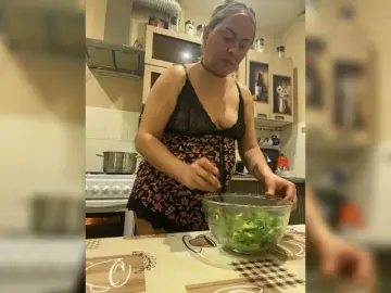 Milfaru  live sex cam