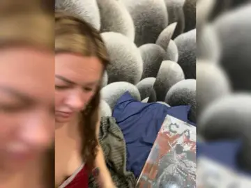 Milfaru  live sex cam