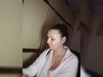 Mira-5a  live sex cam