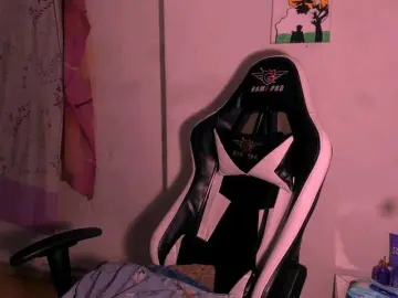 Bad-girl-xxx  live sex cam