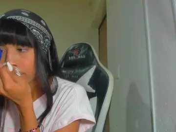 Bad-girl-xxx  live sex cam