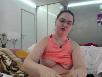 ILoveToFeelU  live sex cam