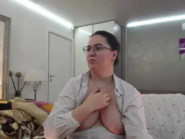 ILoveToFeelU  live sex cam