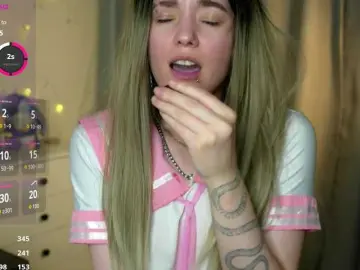Sweetari  live sex cam