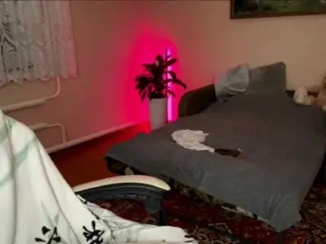 Alyonacuttie  live sex cam