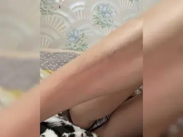 Kitti2918  live sex cam
