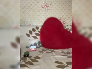 Kitti2918  live sex cam
