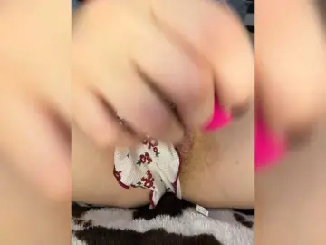 Kitti2918  live sex cam