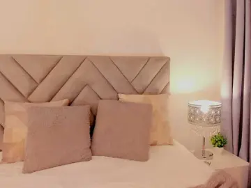 Scarletqueen7  live sex cam
