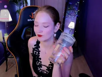 Your-lilith  live sex cam