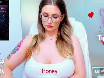 Anyarosses  live sex cam