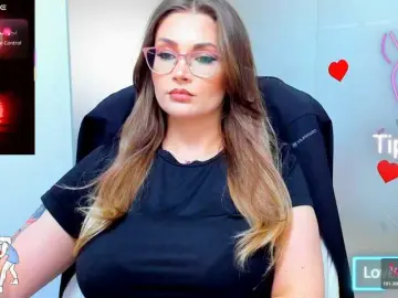 Anyarosses  live sex cam