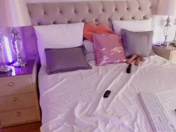 AnnaKarina  live sex cam