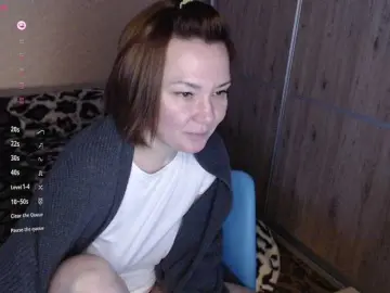 Julia99  live sex cam