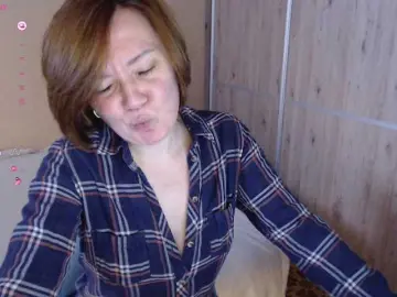 Julia99  live sex cam