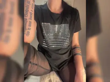 KarolinaMilf  live sex cam