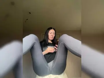 KarolinaMilf  live sex cam