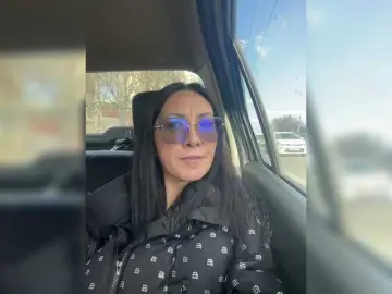 KarolinaMilf  live sex cam