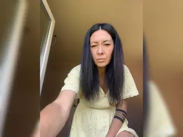 KarolinaMilf  live sex cam