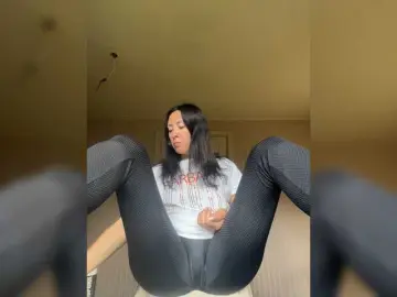 KarolinaMilf  live sex cam