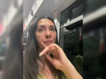 KarolinaMilf  live sex cam