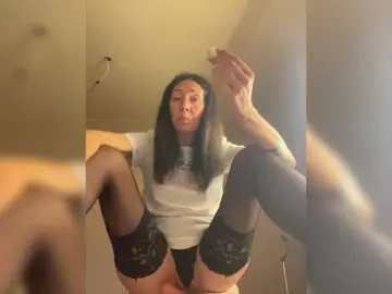 KarolinaMilf  live sex cam