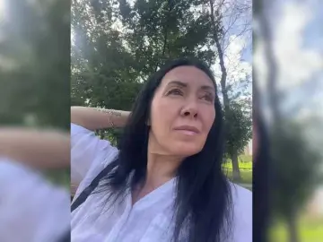 KarolinaMilf  live sex cam