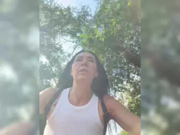 KarolinaMilf  live sex cam