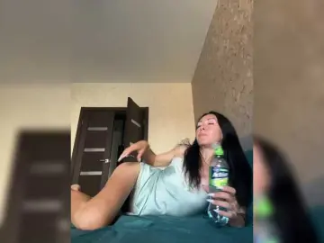 KarolinaMilf  live sex cam