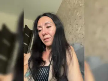 KarolinaMilf  live sex cam