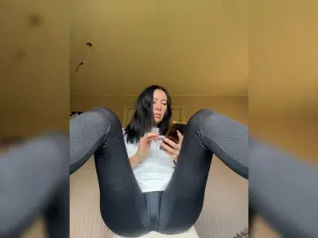 KarolinaMilf  live sex cam