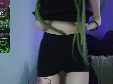 Milten-Trish  live sex cam