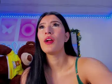 Cloe777  live sex cam