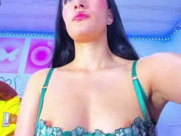 Cloe777  live sex cam