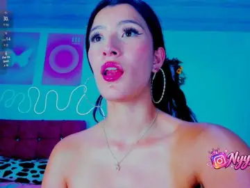 Cloe777  live sex cam