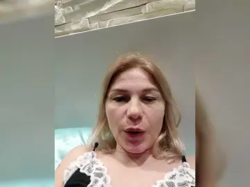 Kroshka-love  live sex cam