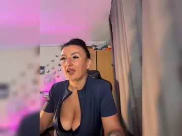 Hotangel75  live sex cam