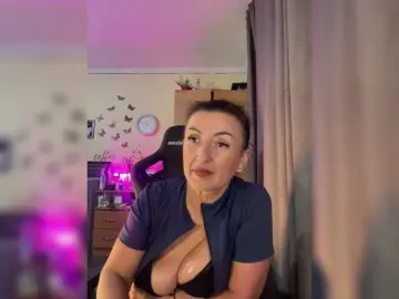 Hotangel75  live sex cam