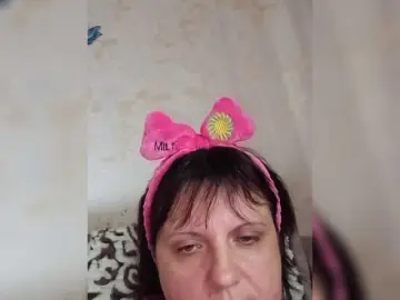 JudiJ  live sex cam