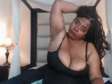 KiaraDiaz  live sex cam