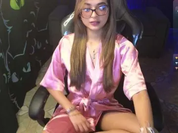 LiaVarel  live sex cam