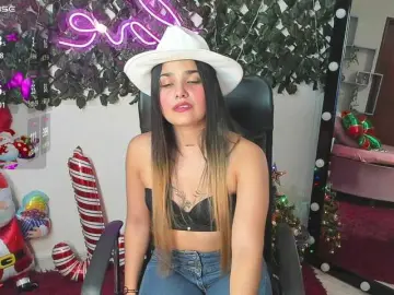 DestinyHills  live sex cam