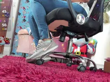 DestinyHills  live sex cam