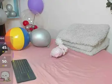 DestinyHills  live sex cam