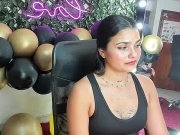 DestinyHills  live sex cam