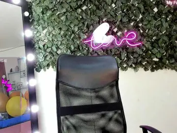 DestinyHills  live sex cam