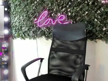 DestinyHills  live sex cam