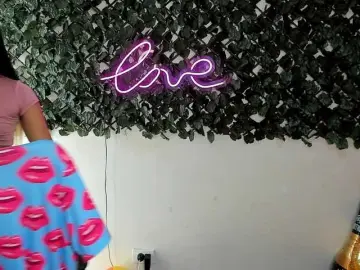 DestinyHills  live sex cam