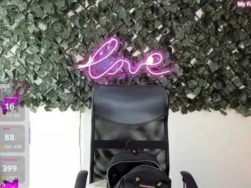 DestinyHills  live sex cam