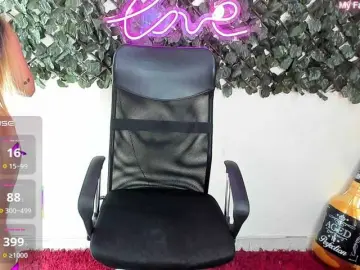 DestinyHills  live sex cam